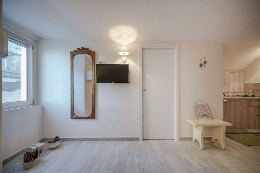 Maison Charmante - Monolocale In Pieno Centro! Apartment Forio  Exterior photo